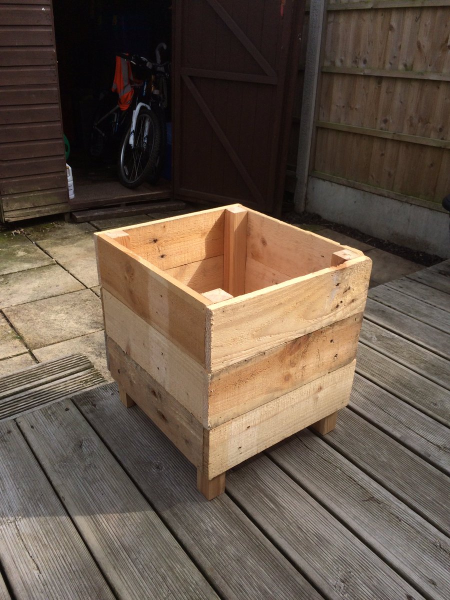Tom_Irvin's tweet image. Built a box thanks for the wood @PamB333 @johnerogers @Roxy_Rogers #buildingstuff