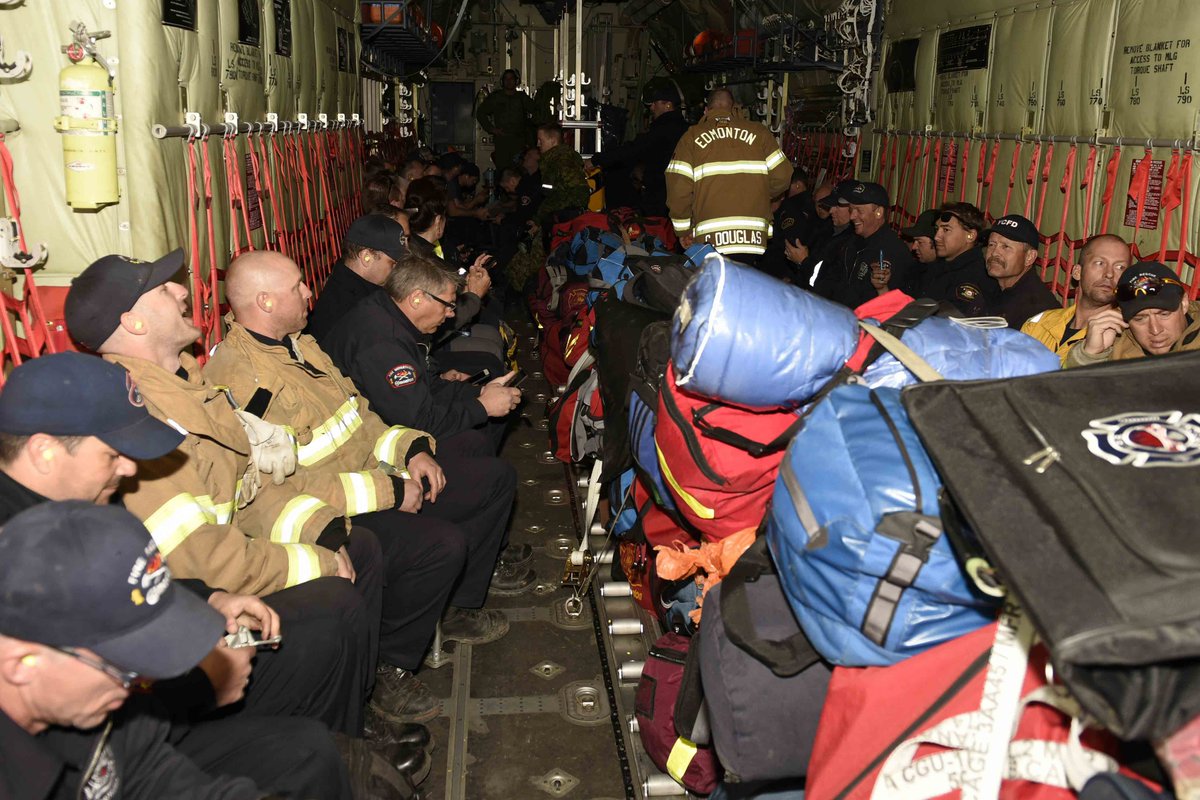 CJOC_COIC's tweet image. Firefighters from Edmonton, Yellowhead, Hinton and Coledale head to #FortMcMurray on a #CAF Hercules