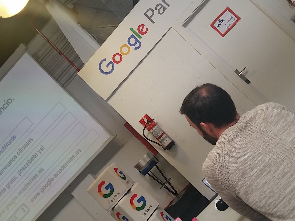 APatQuin's tweet image. A vueltas con publicidad
#GoogleAcademies 
#Recycling