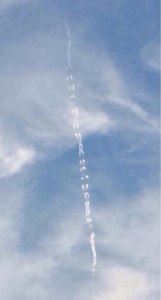 SteerMark's tweet photo. Don't forget to turn off the Chemtrails...properly! 

END #Geoengineering #Chemtrails https://t.co/GUpg0IMkQz