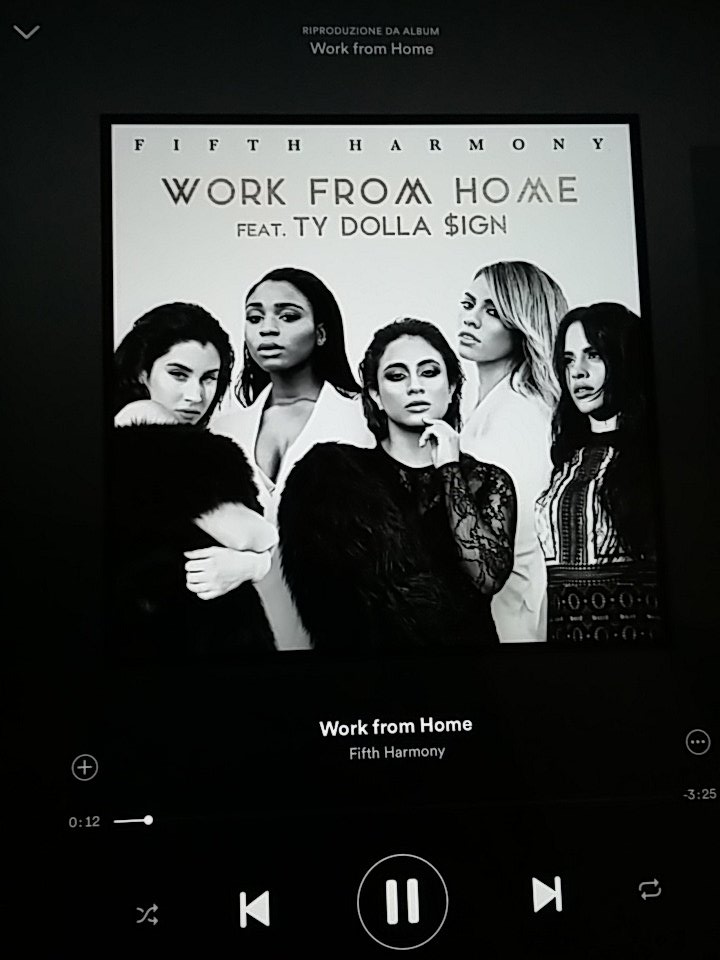 fifthharmonyy4's tweet photo. È tempo di risalire in TOP 10 @FifthHarmonyITA #ItalyWorksFromHome https://t.co/lIztfFI7sh