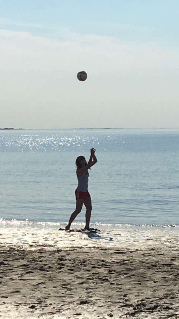 LJBroecks's tweet photo. #volley #beachseason #countdown https://t.co/ONqKzqWUQ9