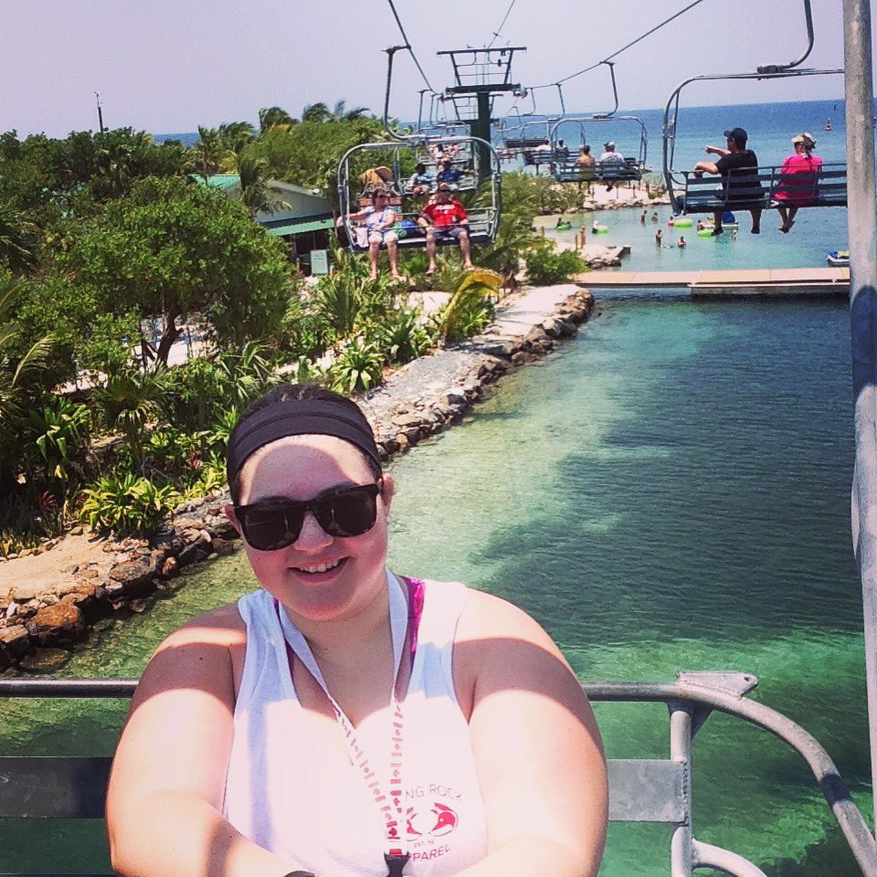 LivingRockNL's tweet photo. No snow but plenty of sun and sand on the ski lift in Honduras. 🏄⛷ https://t.co/coNjJvyoKT