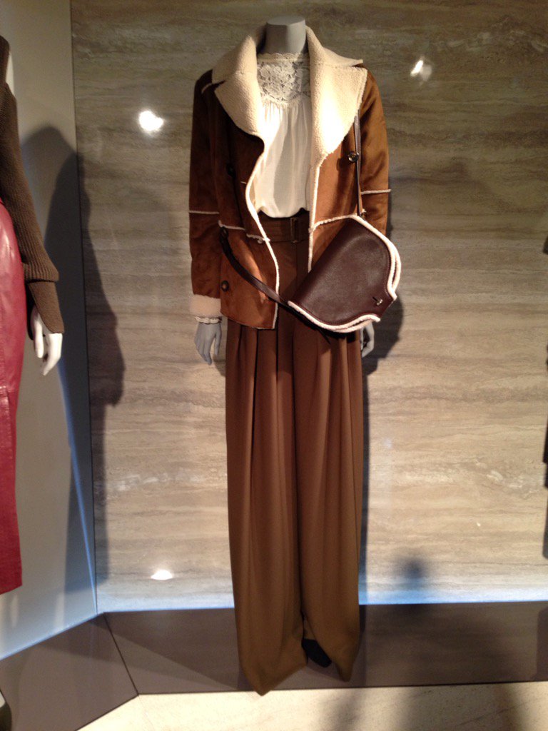 sacarrolluk's tweet photo. I have fallen in love with this stylish suede jacket. It is already on my Autumn wardrobe wish list. #AW16MANDS https://t.co/KuV2aNFTc2