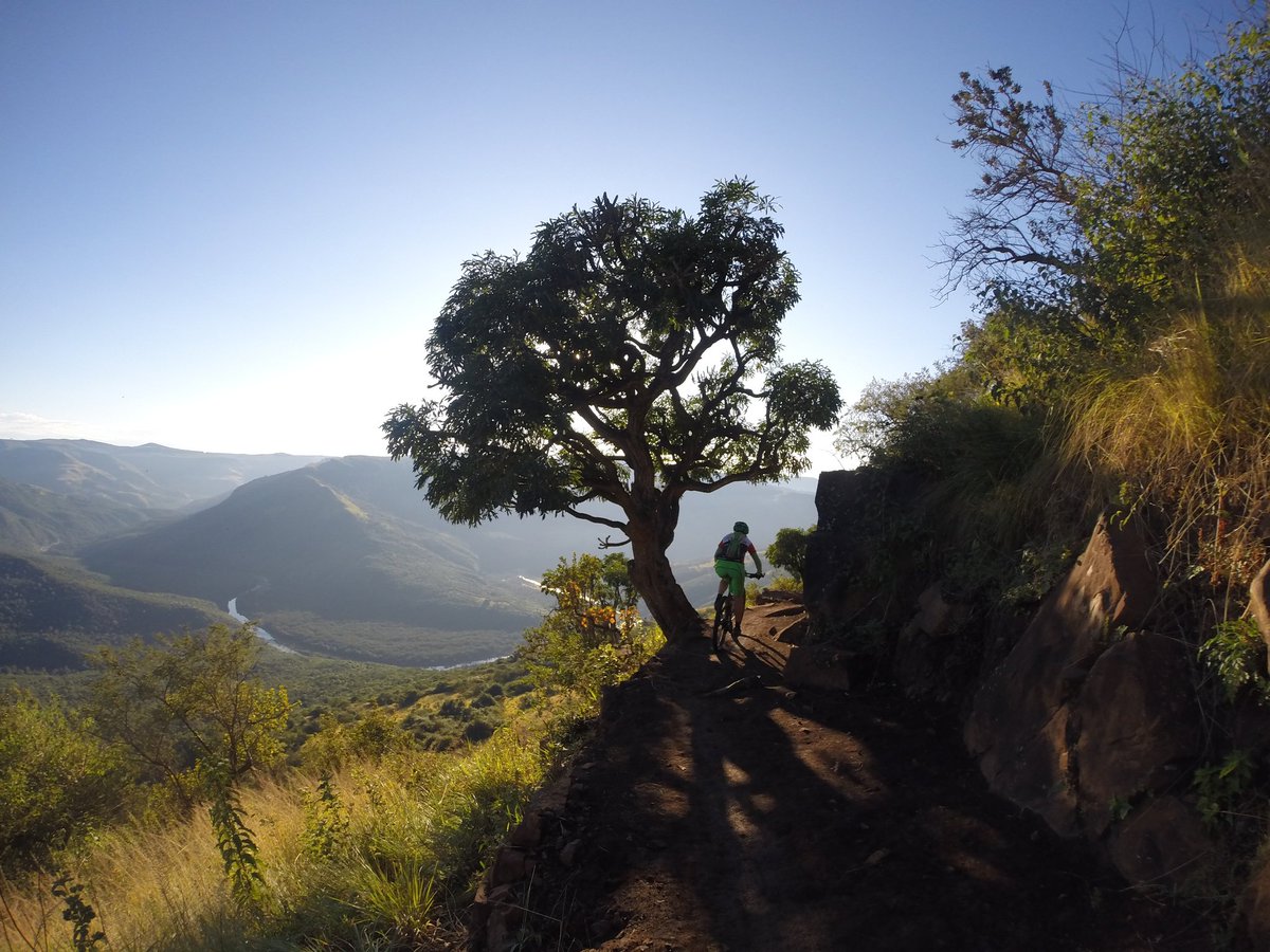 ramage_jim's tweet photo. .It&me @_sani2c #umkoDrop
#CambeR
#stoked2ride
@LynnwoodCyclery
@SpecializedZA
#tooMuchFun https://t.co/AeWqYjFsX7
