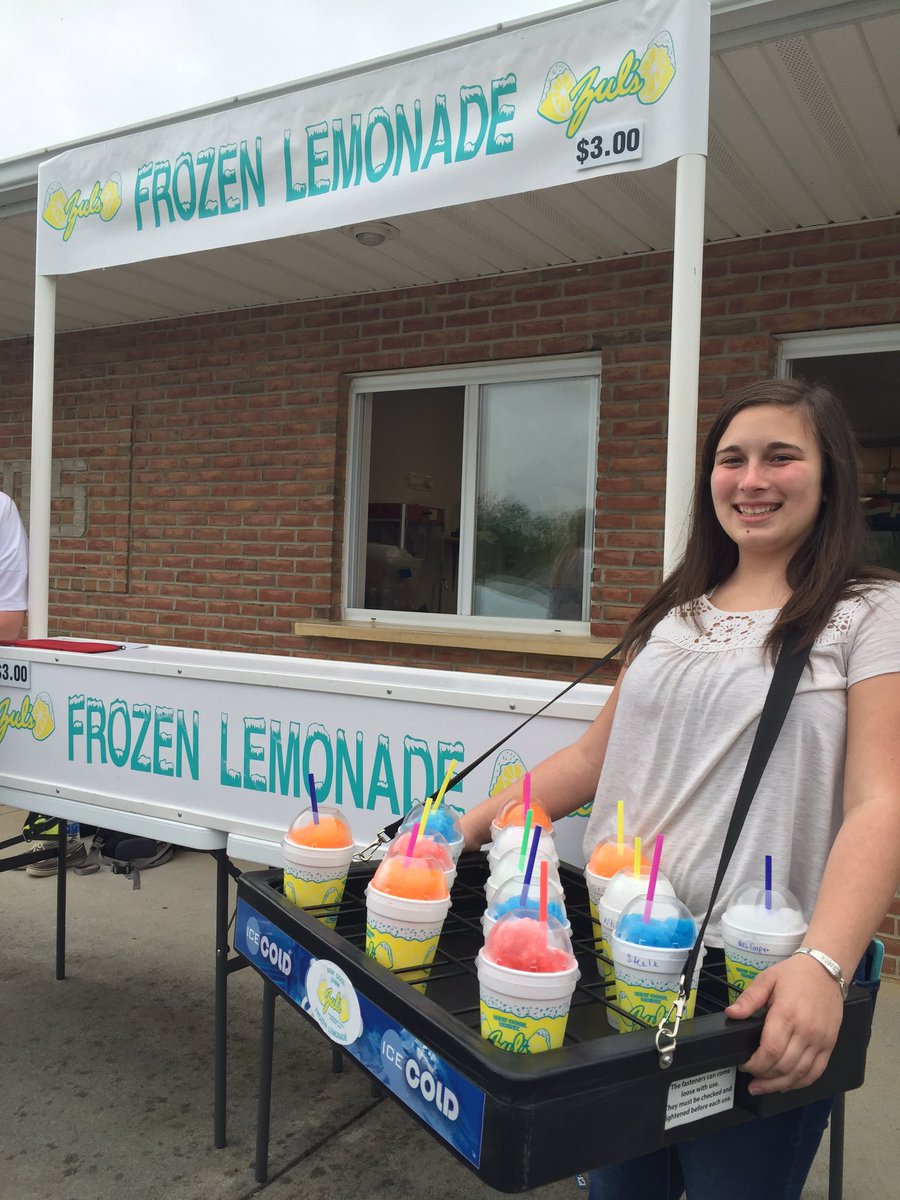 StrasburgFCCLA's tweet image. Stop by the small concession stand for a sweet treat...Zul's Lemonade just $3