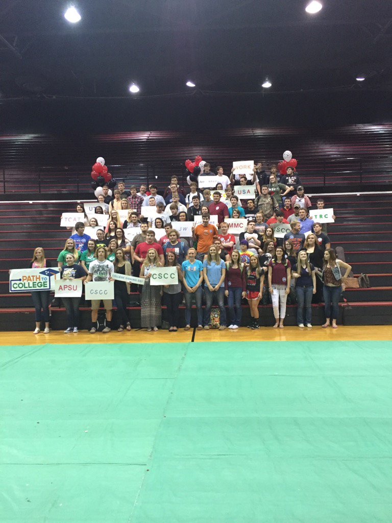 mistyshelton15's tweet photo. 96 going to college, 9 joining the armed forces and 14 on the job training! Way to go! #hcsuccess #HCHS #classof2016 https://t.co/i8MnJ0rtEO