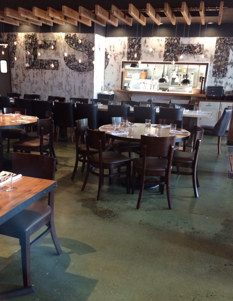 Carr Mill Mall's Tandem is looking beautiful🕯