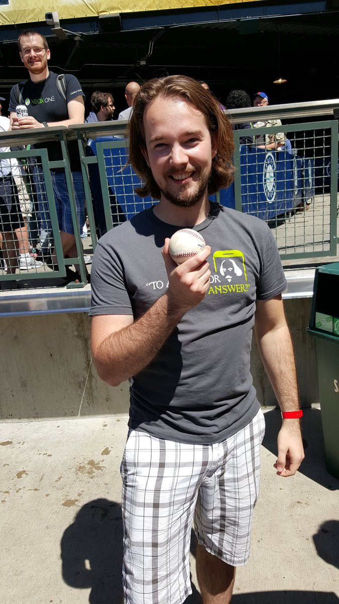 CequintInc's tweet photo. Blaine got a ball! #TeamCequint #GoMariners https://t.co/WldI3P2cRg