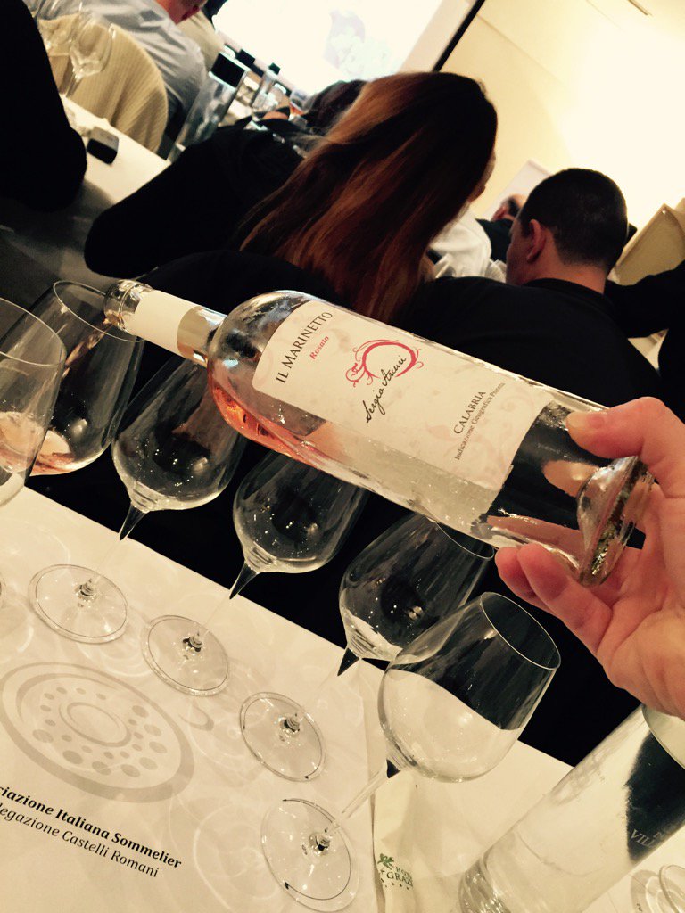 t_aucone's tweet photo. Il marinetto rosato #calabria Igt Sergio Arcuri #vinirosati 100% #gaglioppo biologico #aiscastelliromani https://t.co/O1Y7fHO66w