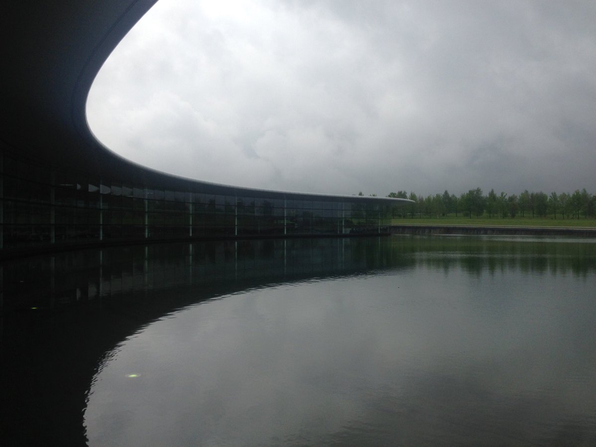 richpetley's tweet photo. Interesting morning at McLaren HQ. Big data in action.  Nice building too... https://t.co/PK3pQfVoLm