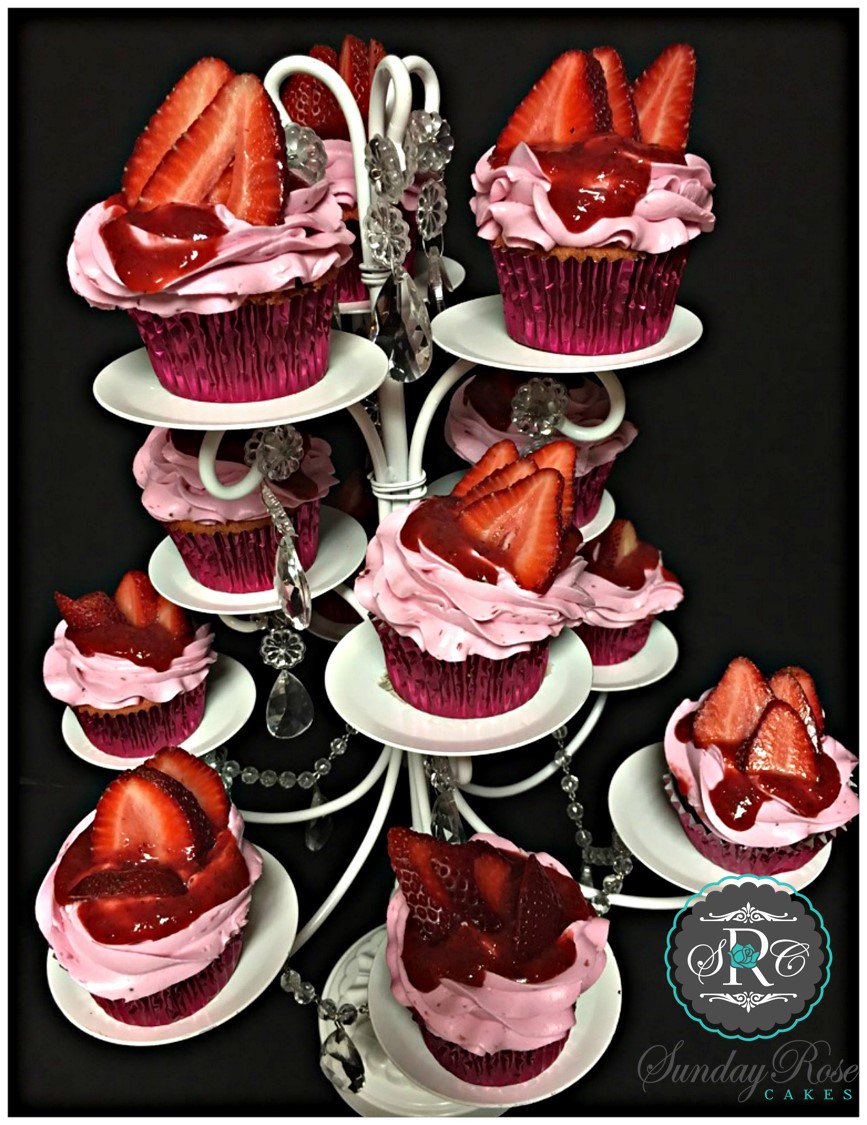 sundayrosecakes's tweet photo. Our beautiful display for #desserttables #weddingwednesday #weddinghour #Bride #weddings #simplythebest https://t.co/pET8GDds11