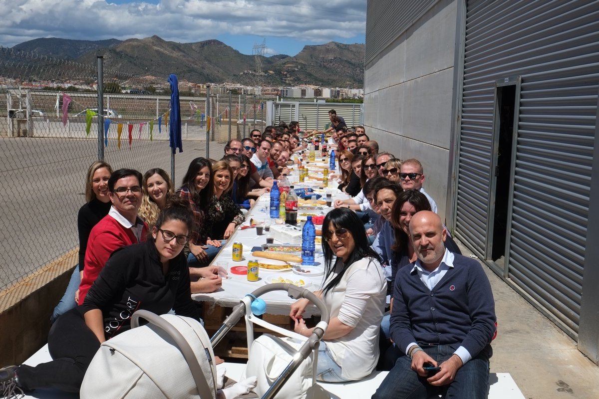 Polcart_'s tweet photo. Ha sido un día genial, ahora vamos a por los siguientes 15 años juntos 😎
#15añosdePolcart #somosunagrangranfamilia https://t.co/KGCY54YBB9