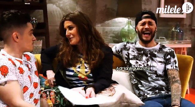 AdrianRguezSite's tweet photo. Adrian se parte mientra Keibi seduce a la profesora Mar jajajajaj #Levantate2 https://t.co/FlJgy1j16U