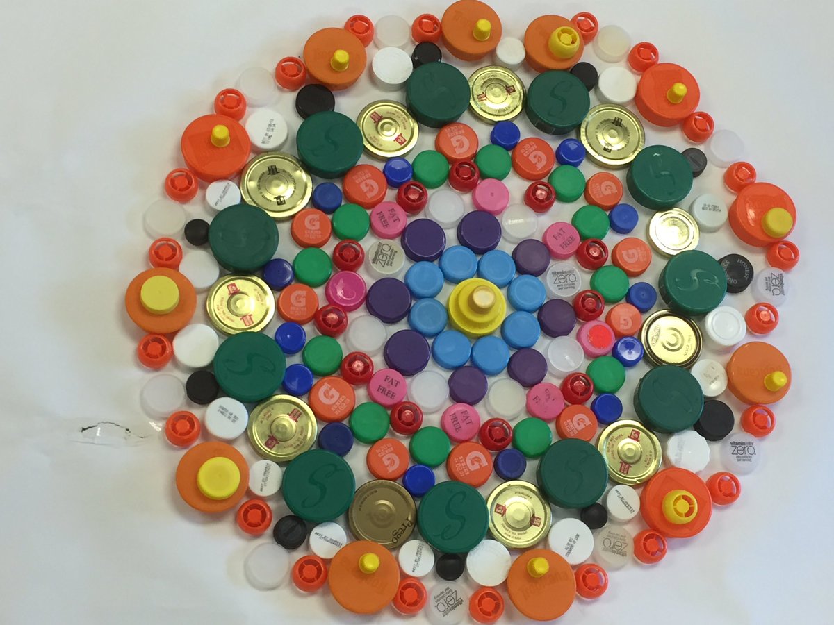 warrenschoolart's tweet photo. 2nd graders are making bottle cap mandalas #EarthDay #RadialSymmetry https://t.co/xdF1yFbZjq