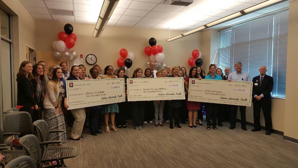 IUHealthTeam's tweet photo. #step2give check presentation group shot https://t.co/uoh19HwlOn