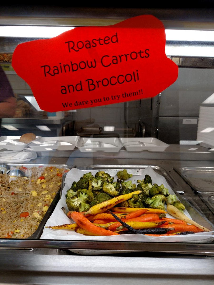 PaulaQueenB's tweet photo. Southern Elem. daring students to try roasted broccoli/carrots today! Students loved the purple &amp; yellow carrots!! https://t.co/mzJn9WXbWC