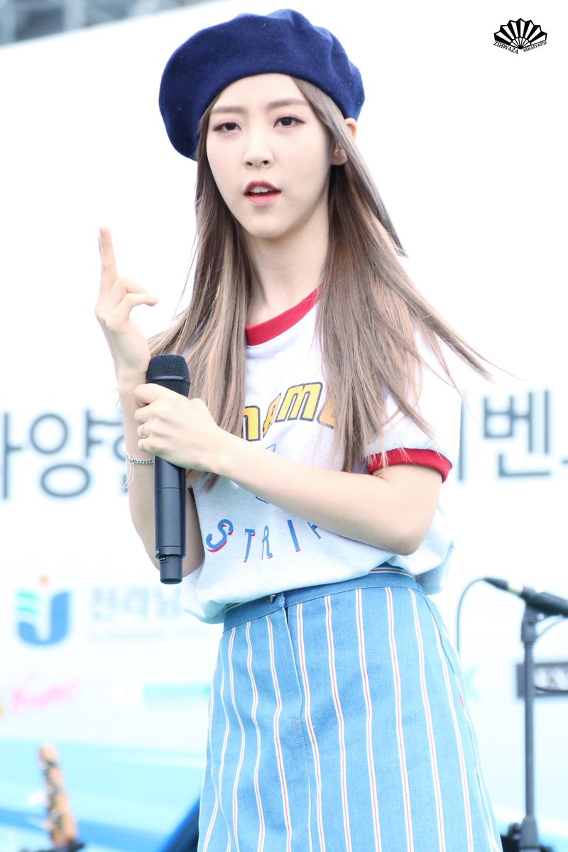 160505 영암 모터대회
베레모..진짜 너무 귀여운것.. (울컥)2
#마마무 #문별