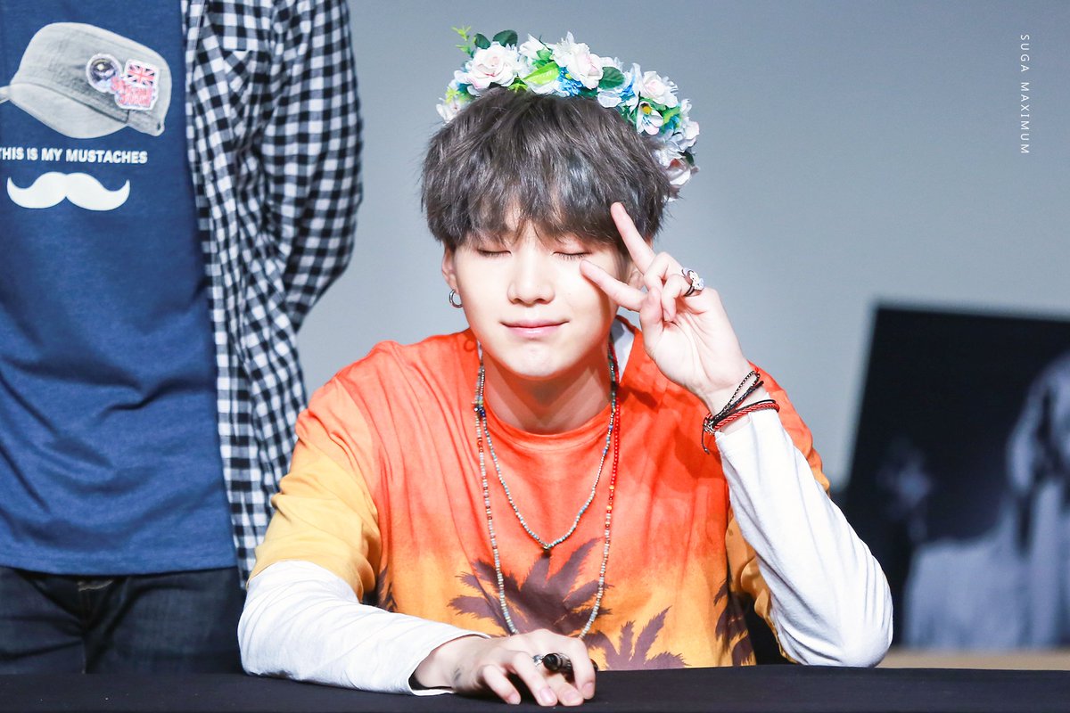 Suga_Maximum's tweet photo. 160511 신나라 팬사인회 #슈가 으쓱으쓱

https://t.co/1opNs16DaN
https://t.co/VfllI0BU9N
https://t.co/BwCHt6rYY4 https://t.co/XmsEJay3pW