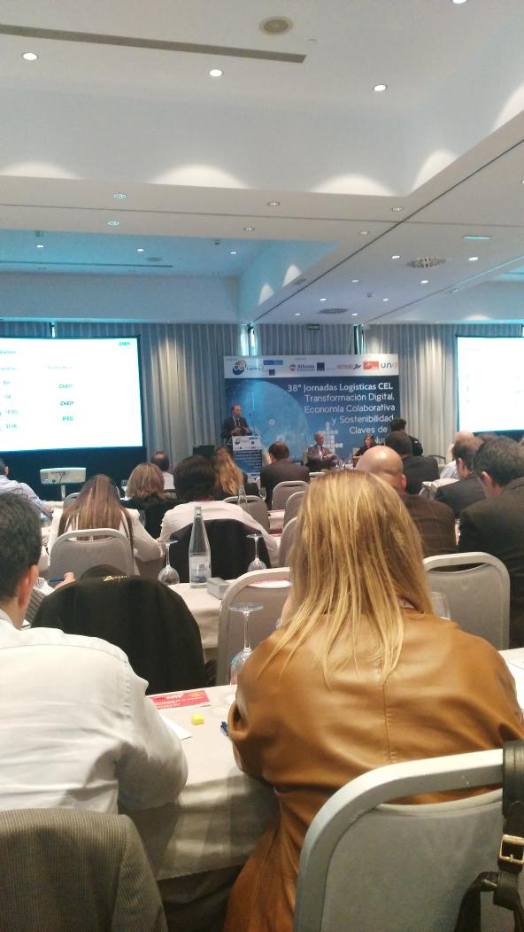 #jornadascel2016
Luis Herrero: «aparecen nuevos canales de servicio. Necesitamos visibildad y visión estratégica»