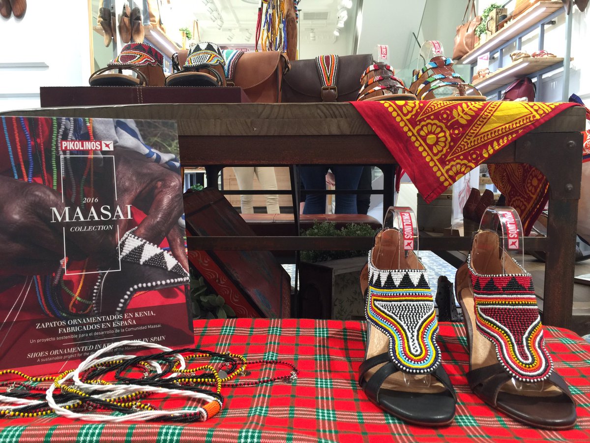 FlorenceBuzz's tweet image. Oggi incontreremo il capo Maasai da @Pikolinos_Shoes a #Firenze per un progetto speciale! Stay tuned! #maasaiproject