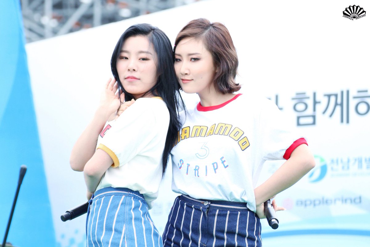 160505 영암 모터대회 단체1
어떻게 이사람들이 하.....귀여워
#마마무 #솔라 #문별 #휘인 #화사