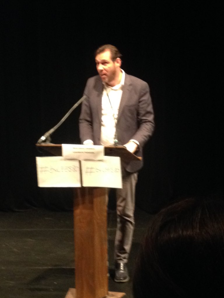 Aishaeventos's tweet photo. Inaugura @oscar_puente_ @LavaVLL  #ByLEES80 Un placer estar aquí! https://t.co/1AvuugPlaO