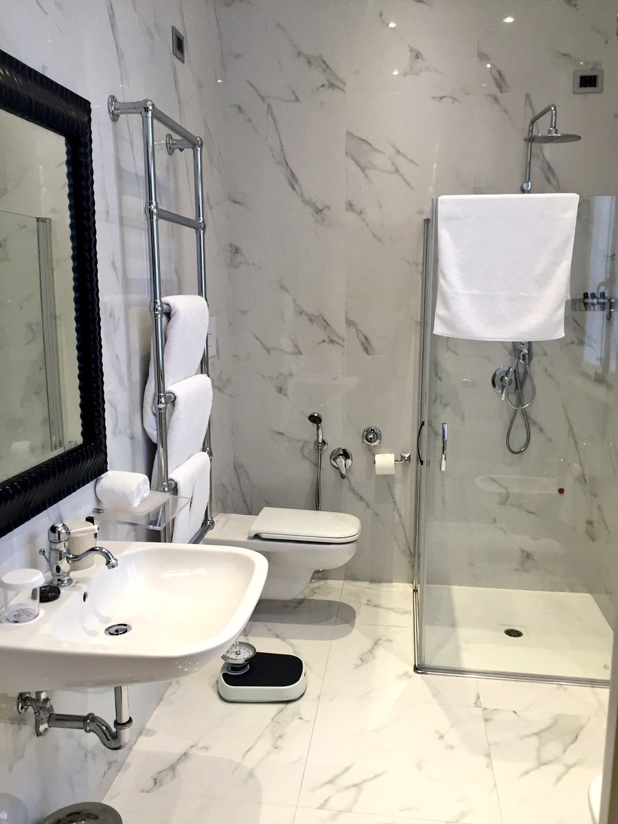 StefaniaPetyx's tweet photo. dopo anni di buio finalmente un bell'hotel a Messina fatto da giovani..e pare fatto a posta per noi;) #Vmaison https://t.co/9eRcaqHv7D