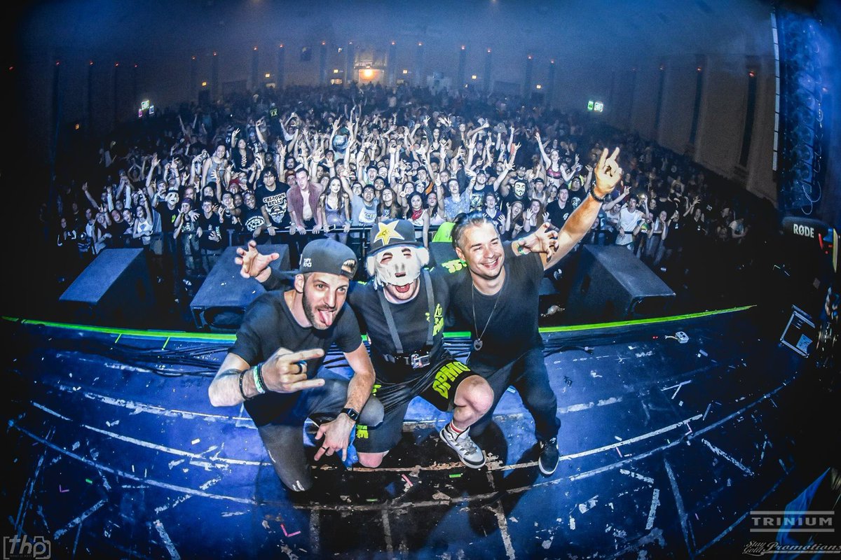 SkyVenueSLC's tweet image. RT for a chance to win tickets to the #NeckbreakerTour at #TherapyThursdays tomorrow night!