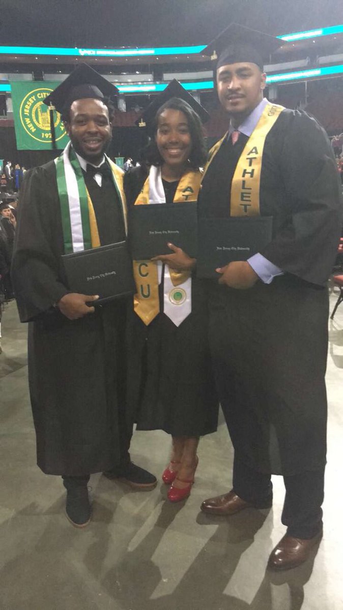 CoachRobBurton's tweet photo. Congrats #NJCU2016 #MBB and #WBB @DesereeJohnson.I love to see our student accomplish their goals #ProudCoach 💪🏾🏀🎊❤️ https://t.co/cLuyze20Zs