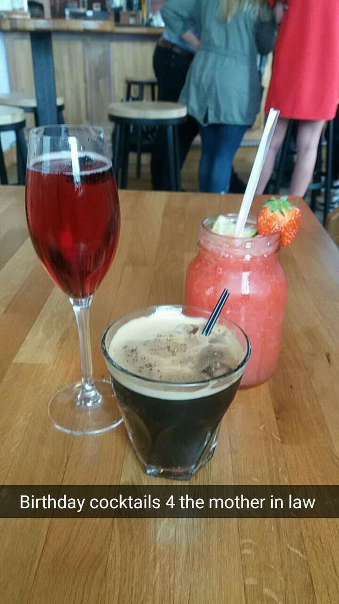 Bernietiv's tweet photo. Cocktails....Happy birthday Michelle @michellebircha2 @RobJDaly https://t.co/2i2GBUbEzQ