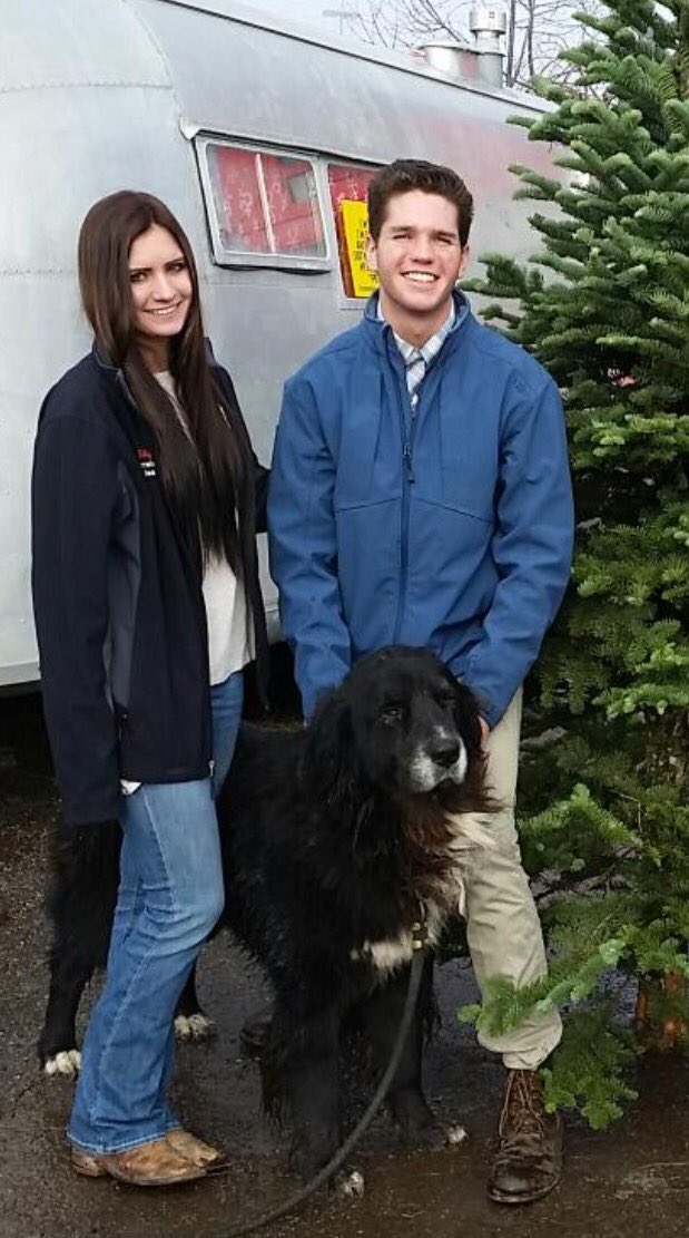farr_mackenzie's tweet photo. Saying goodbye to my best friend literally from day 1 till sept is going to be the hardest thing about leaving Utah. https://t.co/oQAPYJ2twD