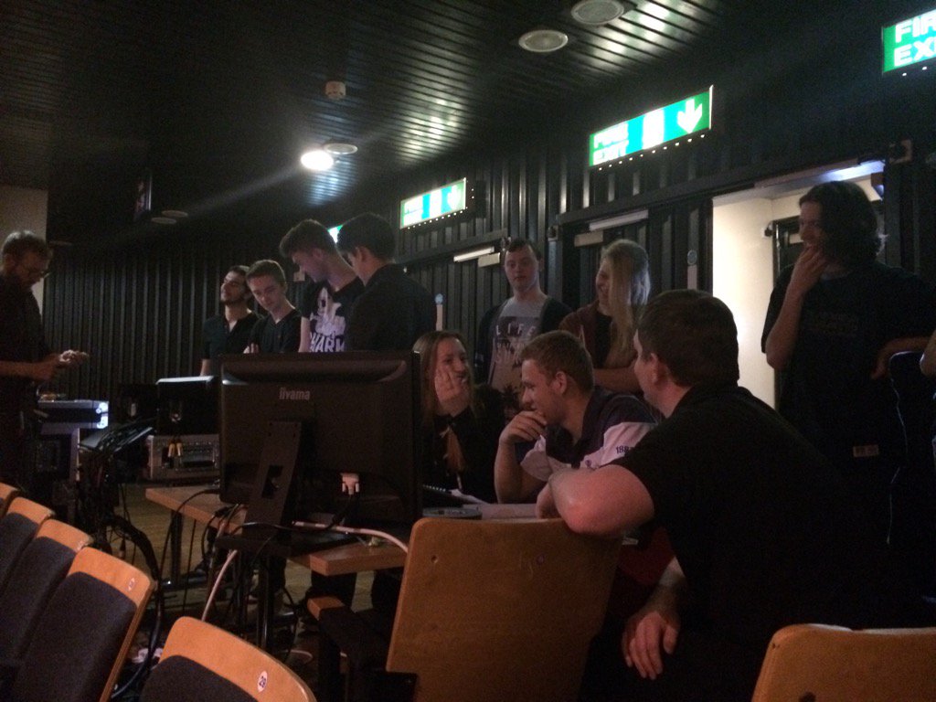 ArtsAmbitions's tweet photo. YoungTechies @LighthousePoole programming lighting #StudyBreak2016 GIG on 20 May 7:45 @newdesertblues @emmayofficial https://t.co/yzRBuPnR96