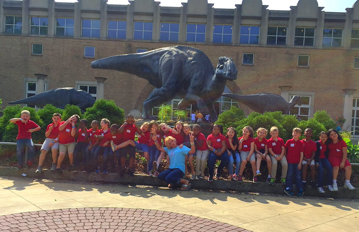 SmithGidgetNCTS's tweet photo. Me and my kiddos‼️ FernBank was a success😀#WheresWildlifeRescue #ItsClosed #FunLearning #NCSSBeTheBest @nctheme https://t.co/rY3AzTVXUg