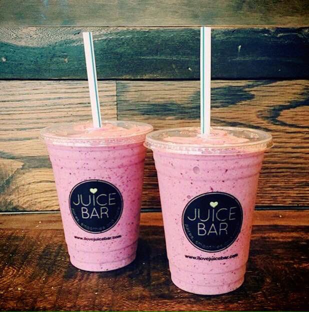 JuiceBarMidTown's tweet photo. Celebrate #HumpDay with a #VeryStrawberrySmoothie @JuiceBarMidTown! Bring a friend &amp; you'll both be tickled pink! https://t.co/nnx3KGU2Qz