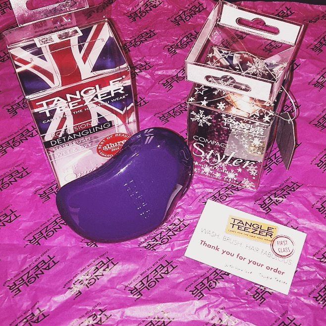 Crillie7's tweet photo. Thank you @tangleteezer 😍 Love my new hair brushes!
#TangleTeezer #Uk #AllNew #HairBrush #TheOriginal #CompactStyler https://t.co/uTP3HGfSiE