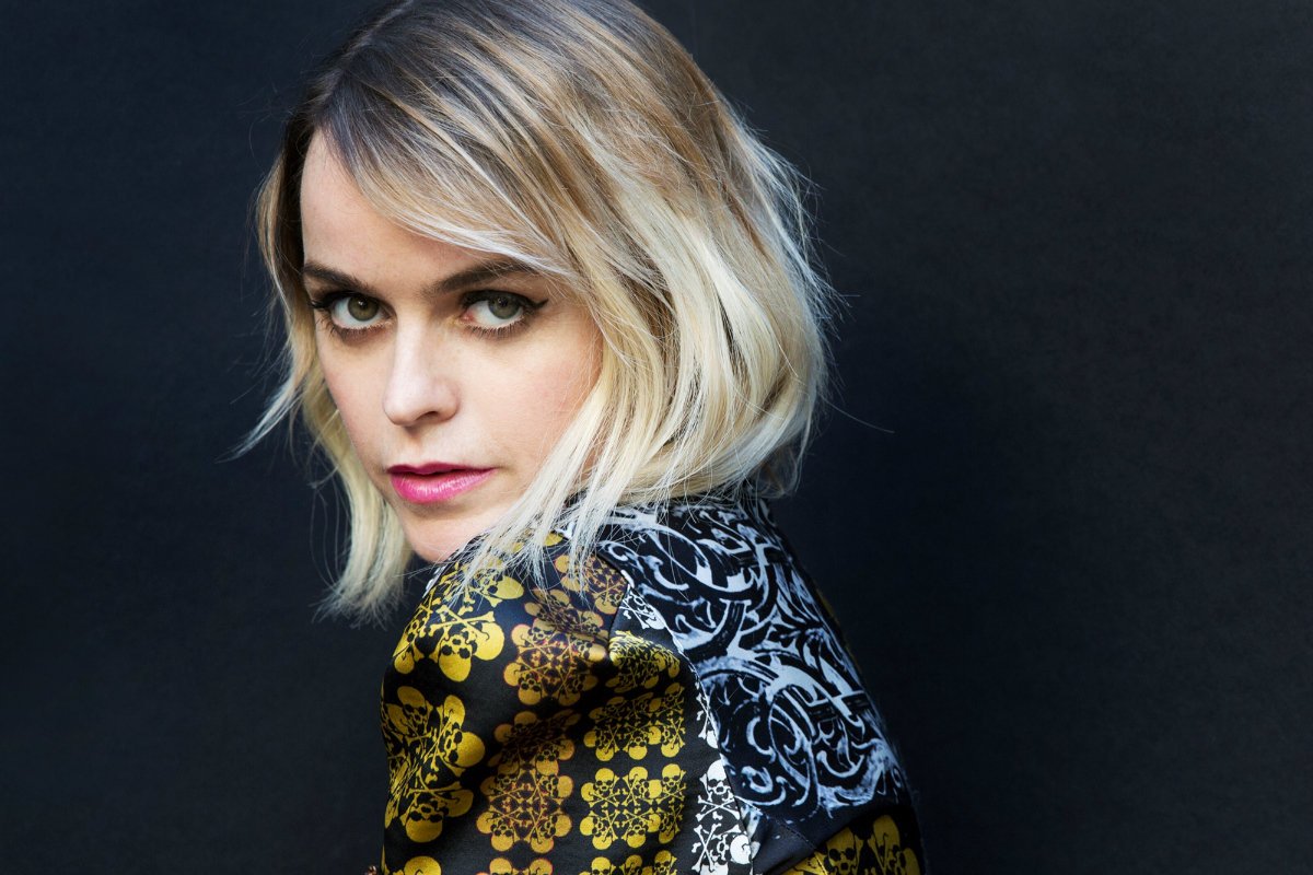 ThingsToDoPHL's tweet photo. “Orange is the New Black” star @TarynManning changes out of jumpsuit to DJ at @StratusLounge https://t.co/AkAOv5jSbu https://t.co/AVLJOqRJrE