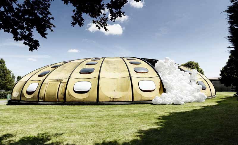 domesticfuture's tweet photo. Invasiones de globos de Charles Pétillon https://t.co/61JJw4UWaZ https://t.co/00E2nFwCcC