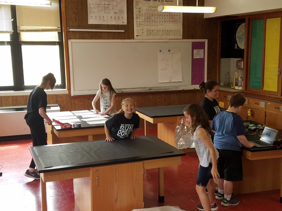 MissDurchholz's tweet photo. MakeyMakey build time today!! #MaKeYMaKeY #STEMeducation @NHMESD https://t.co/QdIivEAv2C