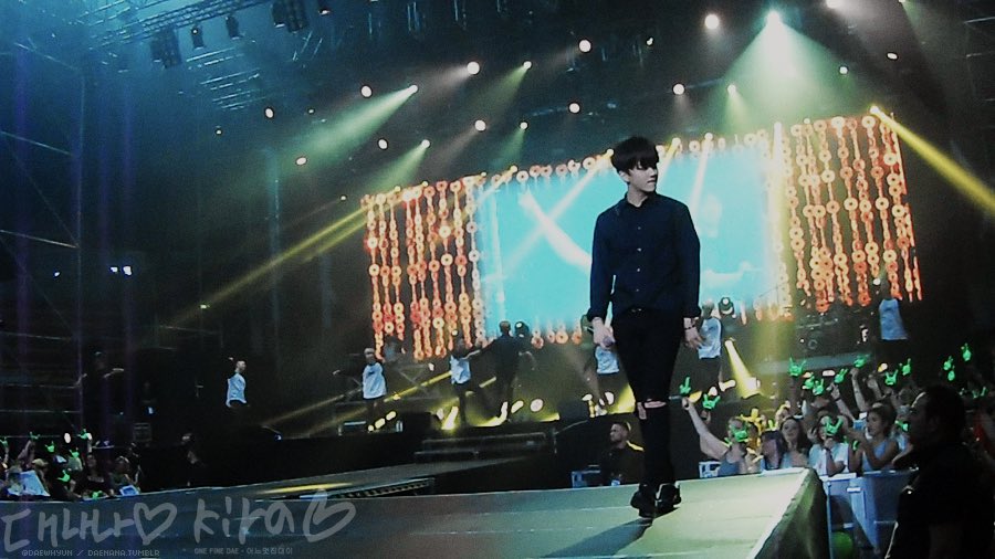 One_Fine_Dae's tweet photo. 160507 LOE Milan @BAP_Youngjae #유영재 #영재 #BAP #LOEMILAN #LOE2016 you're like a dream and I dont ever want to wake up😌 https://t.co/QyEStVfmDN