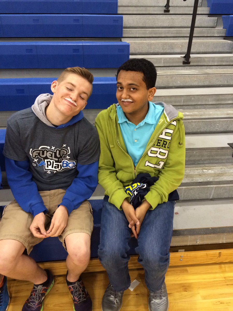 bhsfuel4flint's tweet photo. More pictures from today's #FuelForFlint assembly! https://t.co/6AoFUhsrhI