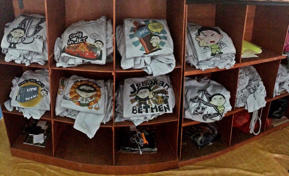 BACKstoreid's tweet photo. No OFF DAY #konveksi #digitalprinting #sablon #tshirt #kaos #jakarta #sablonmanual #jakcloth #indocloth #cloth https://t.co/O0wHaKNmu0