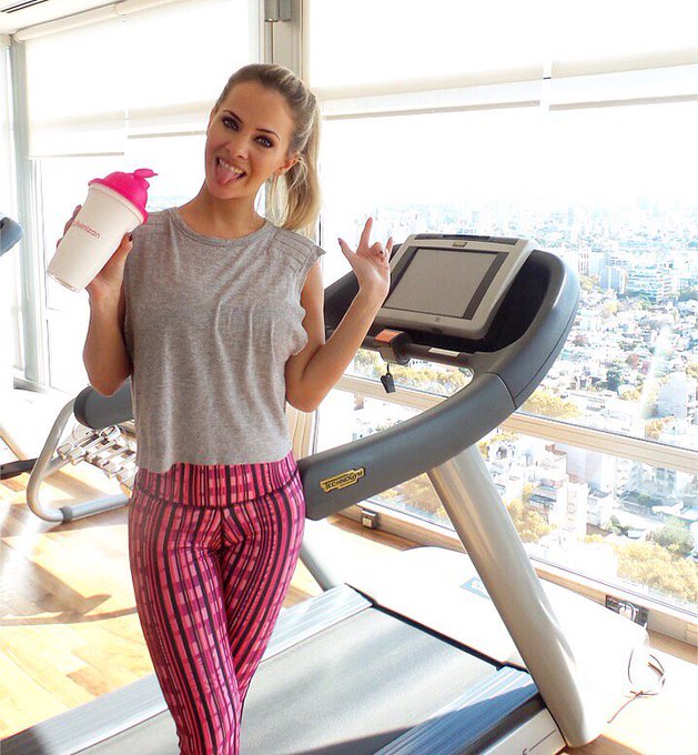 Entrenando con @MartinTeEntrena ?????? @divinizan https://t.co/sBRKNiZgax