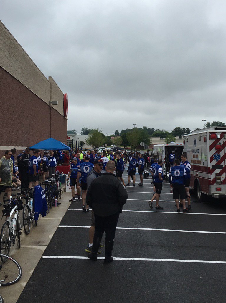 234Huck's tweet photo. Rain stopped #PUT2016 @AlexandriaVAPD. Last rest stop of the day at @Target. Thanks for your support. https://t.co/DjXJ1tJ8Cc
