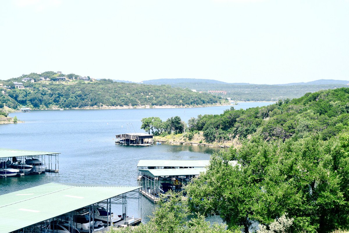 HighBrewCoffee's tweet photo. A little company team build at Rough Hollow at Lake Travis. #boatparty2016 #noworkie https://t.co/jmp6U0OXza