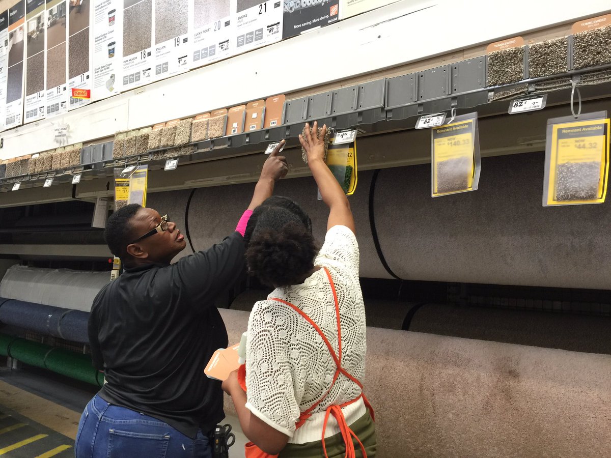 HisLove808's tweet photo. MET supervisor Eria and store associate Laryn from flooring. Working together finding solutions! https://t.co/uDUTfXqvCy
