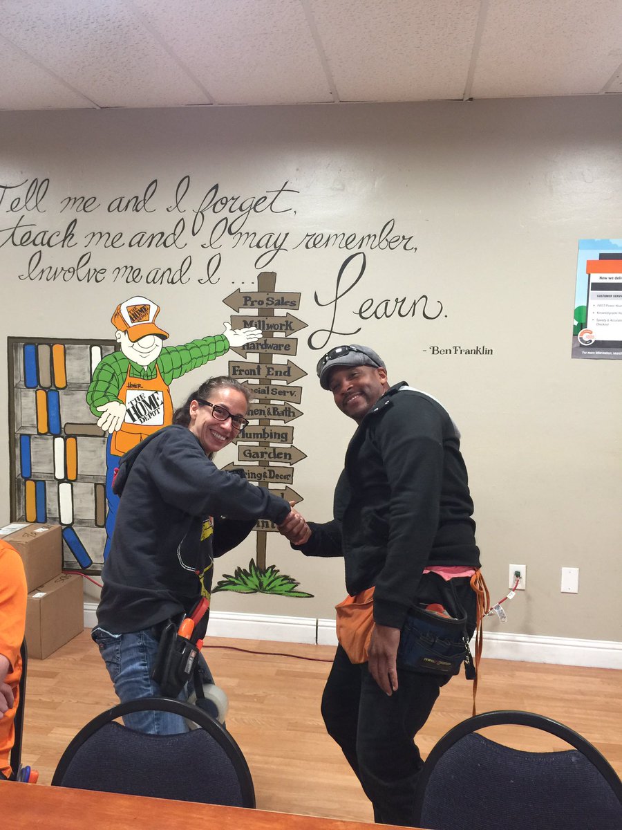 HisLove808's tweet photo. MET associate Andrea recognizing Wayne from deliveries for his partnership with MET. Way to go Wayne!! https://t.co/0mJXu7b5hb