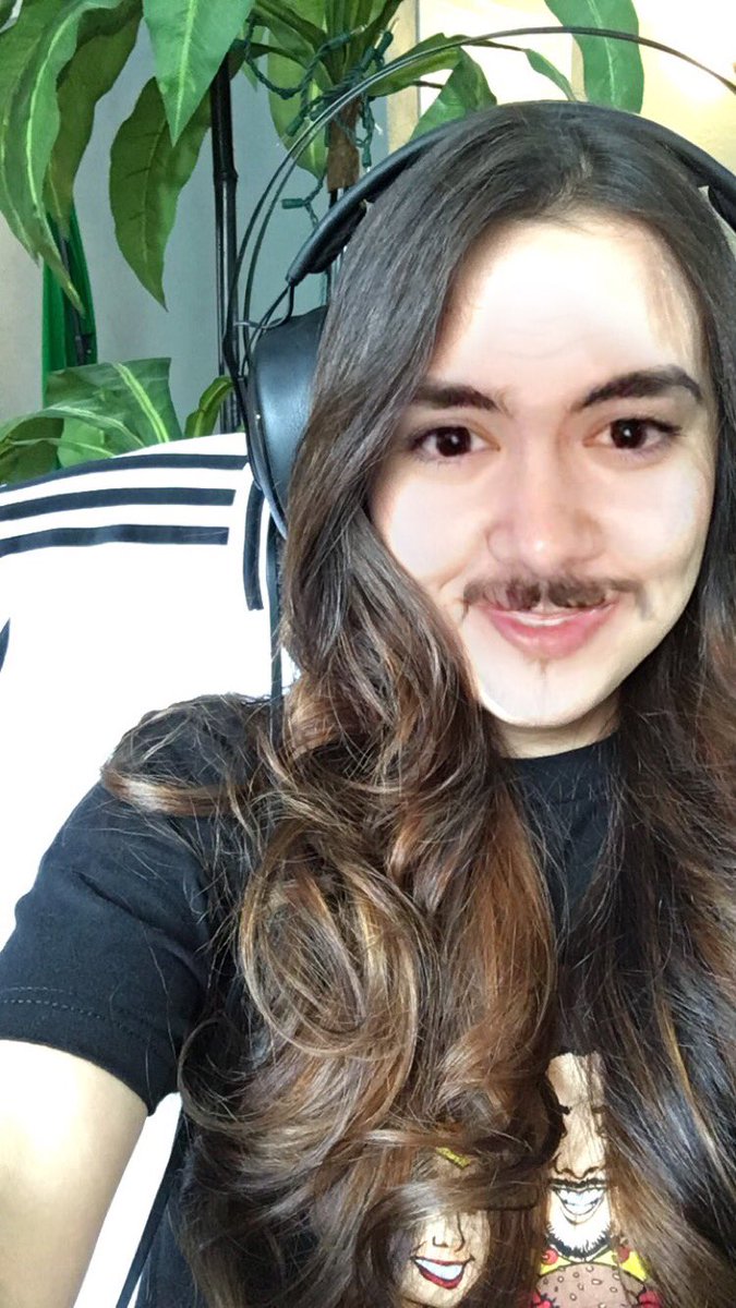 Pitaa1021's tweet photo. OMFGGG IM GOING LIVE IN 10! Or am I?? 😂 my first SOLO STREAM! https://t.co/Qqyv8Kswqx  @Twitch https://t.co/gNAK6U6rII