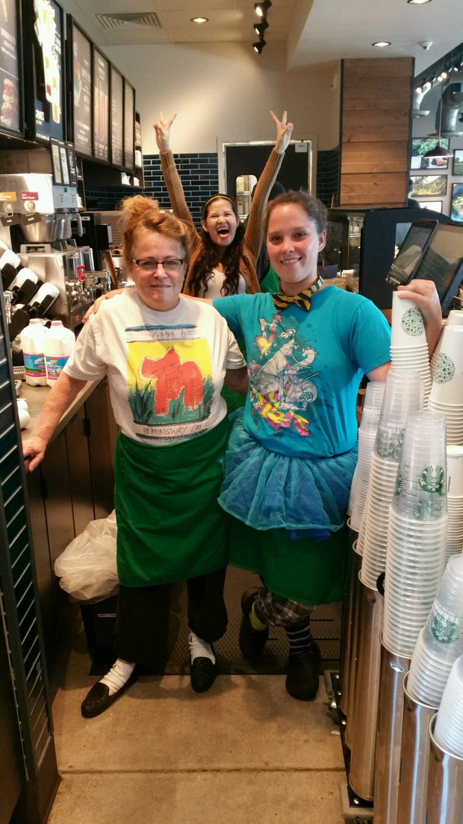Sbux_KeyWest's tweet photo. Wacky Wednesday in #keywest!Come meet us for #FrappuccinoHappyHour from 3-5pm #tobeapartner @mamasuesbux @smarbesu1 https://t.co/l8z67DLxZ7