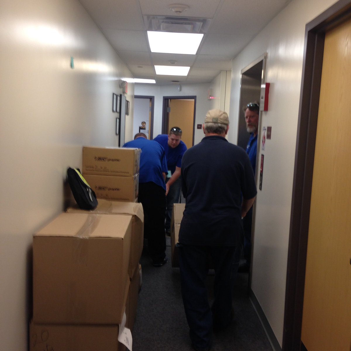 BCStudentAdv's tweet image. Messenger bags for all Kindergarten students . In collaboration with @UnitedWayGC.  @Boone_County